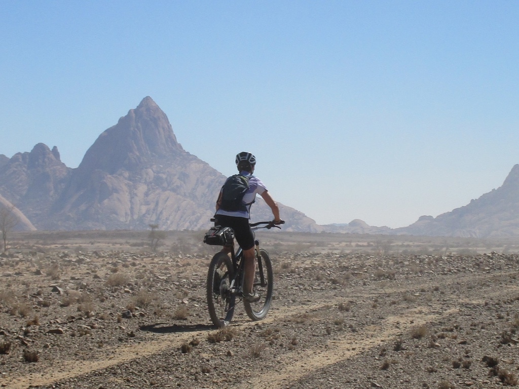RADREISE IN DEN SÜDEN VON NAMIBIA  4